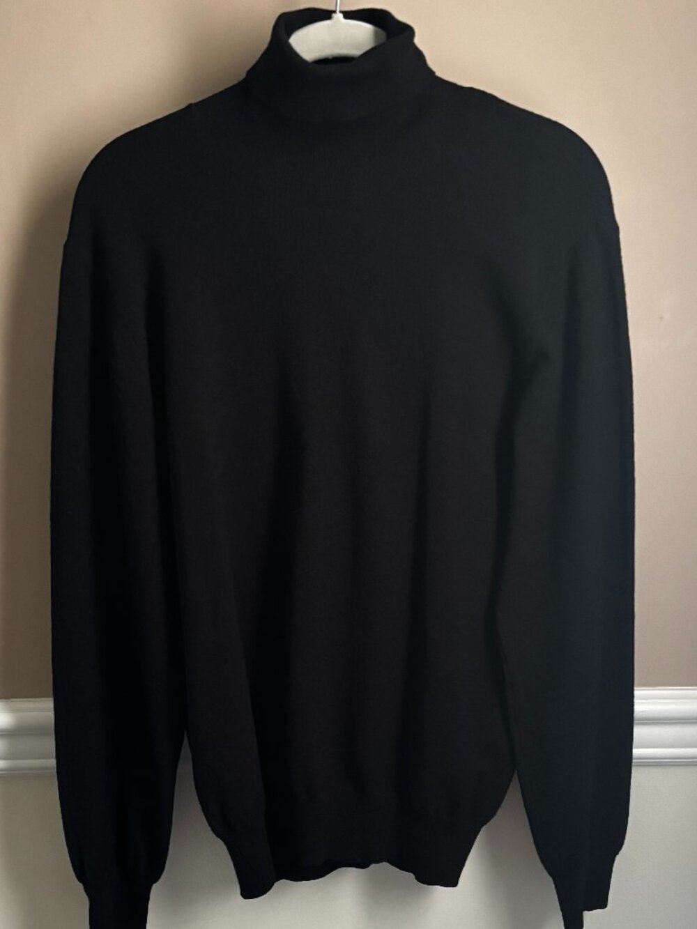 DOLCE & GABBANA MAN'S Sweater Size Medium 40 (Italian M550) in color Black